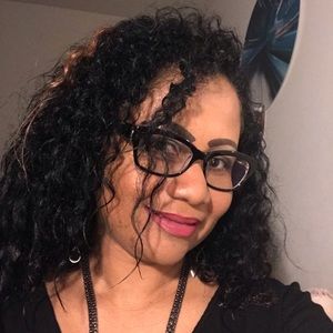 Meet your Posher, Romona